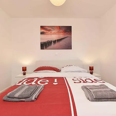 With A - C In Stinjan-istrien 53176 Apartment